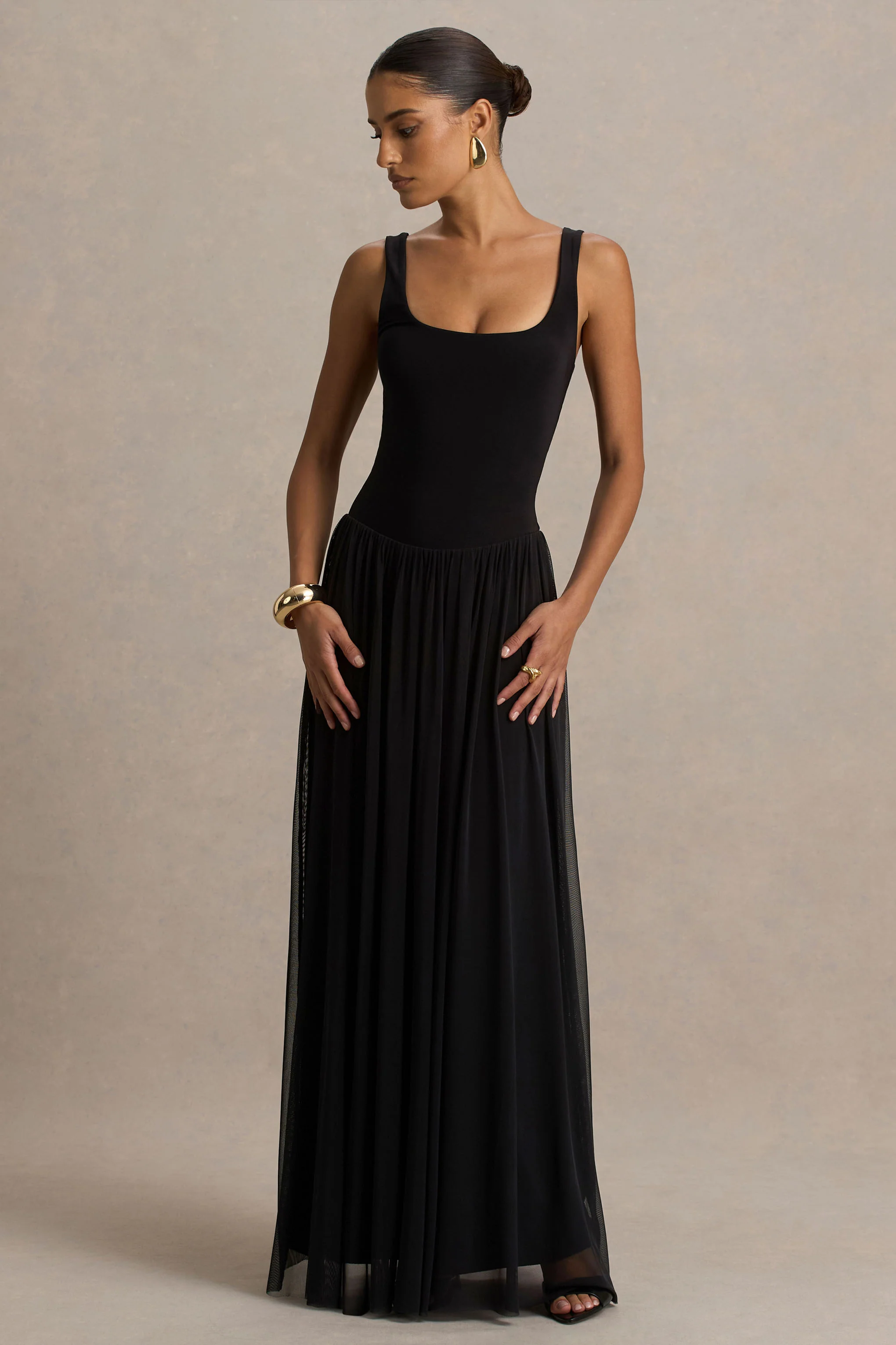 14834-amelia-black-scoop-neck-maxi-dress-with-drop-waist-and-pleating-1.webp