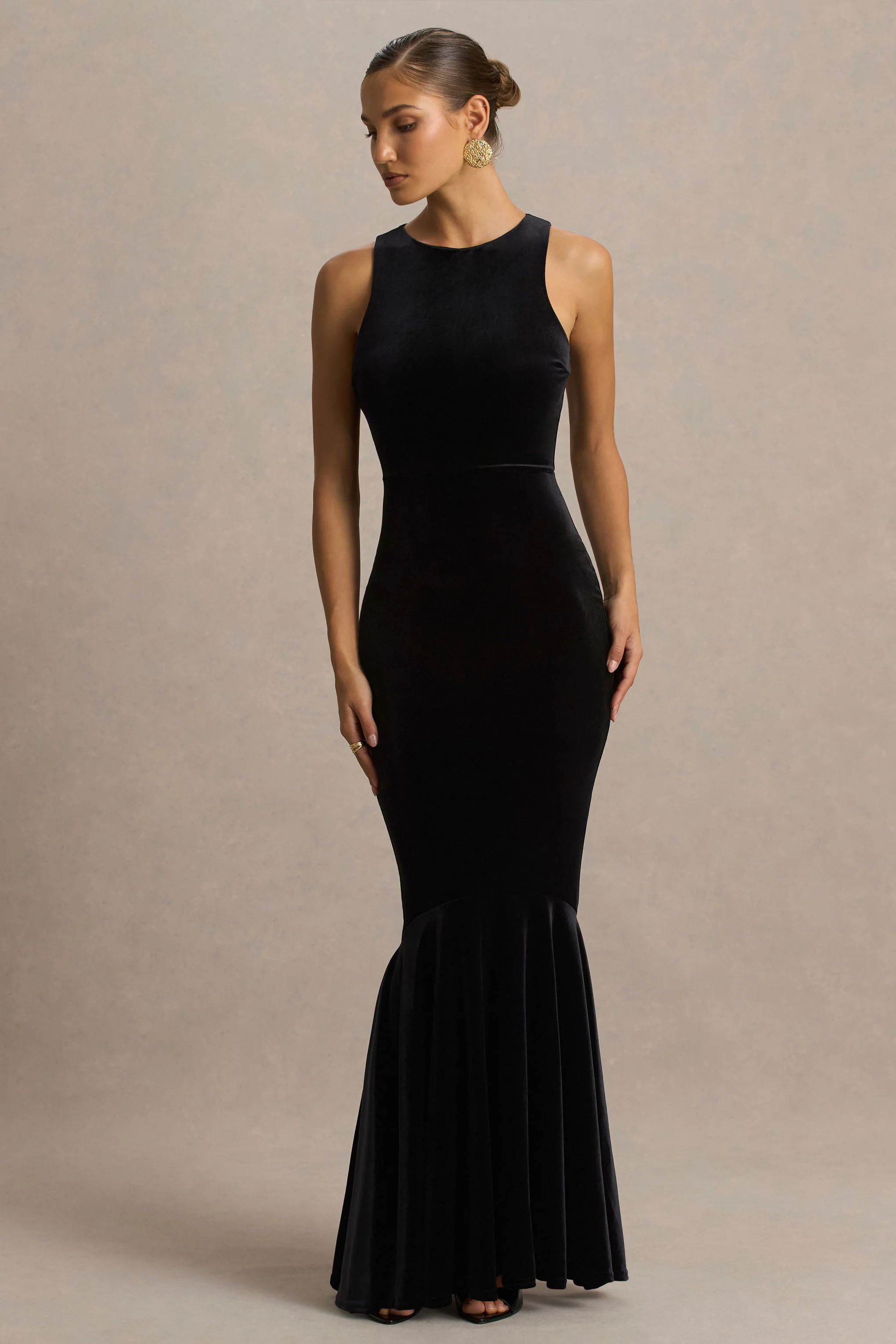 15340-pippa-black-velvet-crew-neck-mermaid-maxi-dress-1.webp