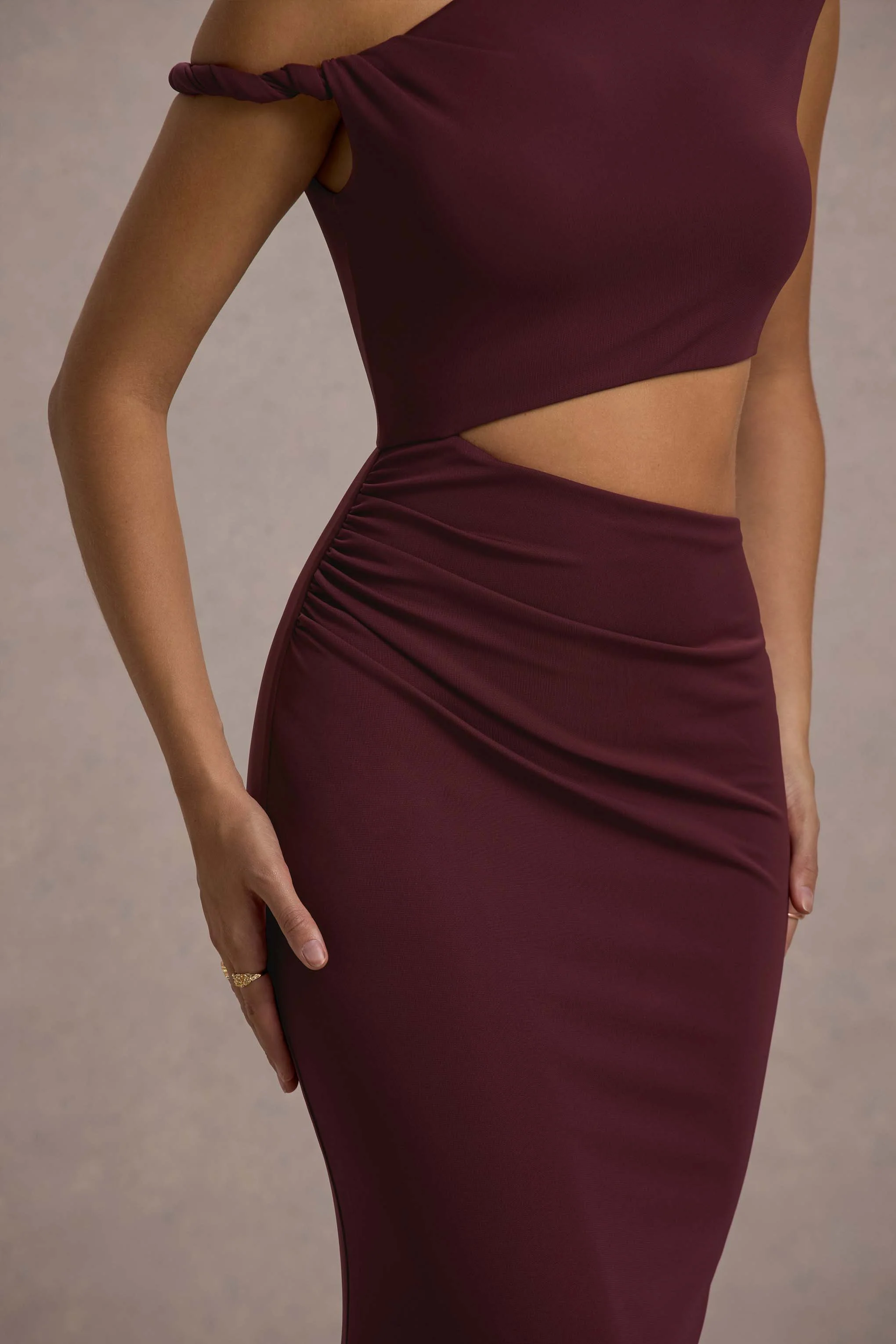 16074-thaliana-port-cut-out-open-back-maxi-dress-1.webp