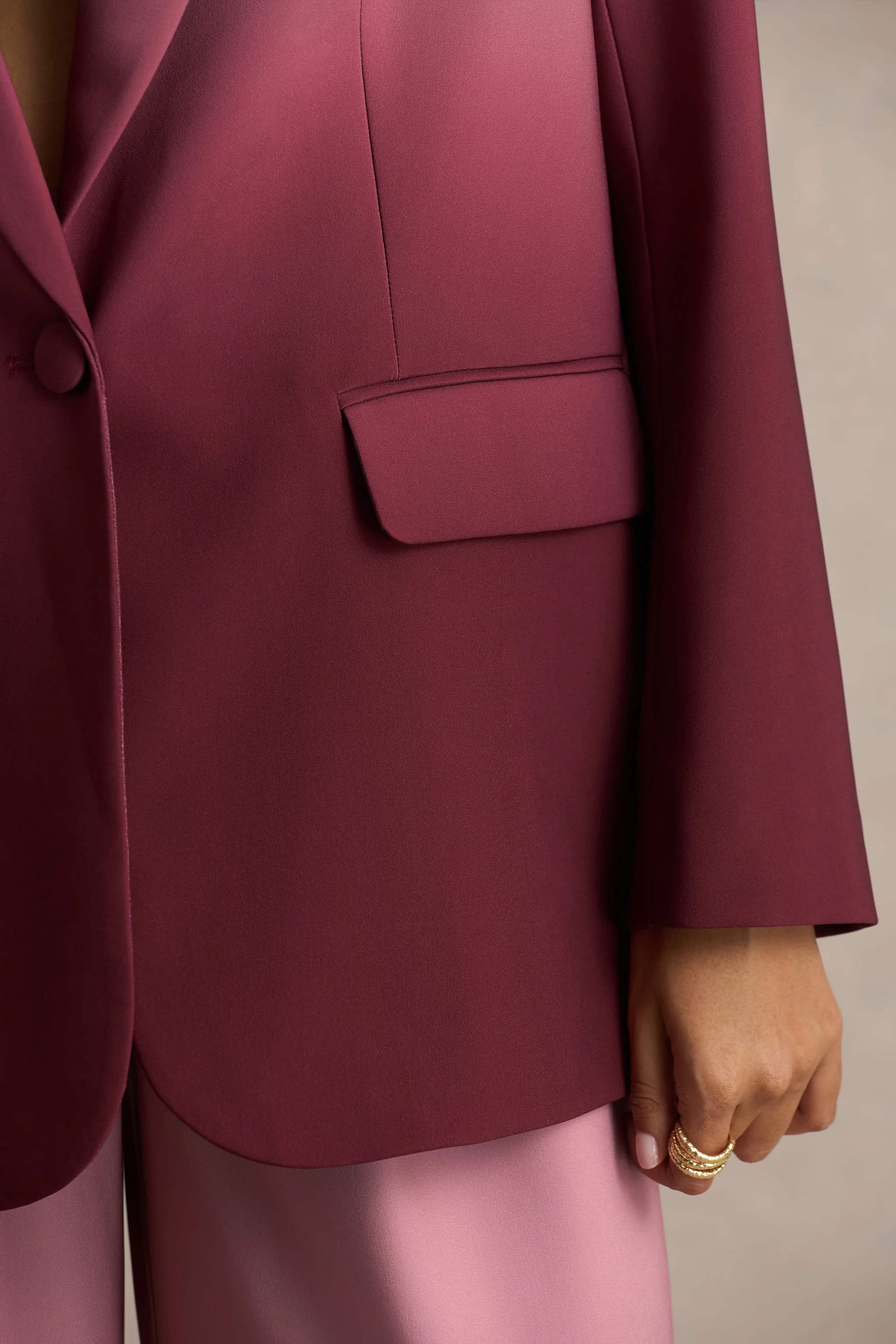 19549-enya-cherry-ombre-plunge-neck-satin-blazer-1.webp