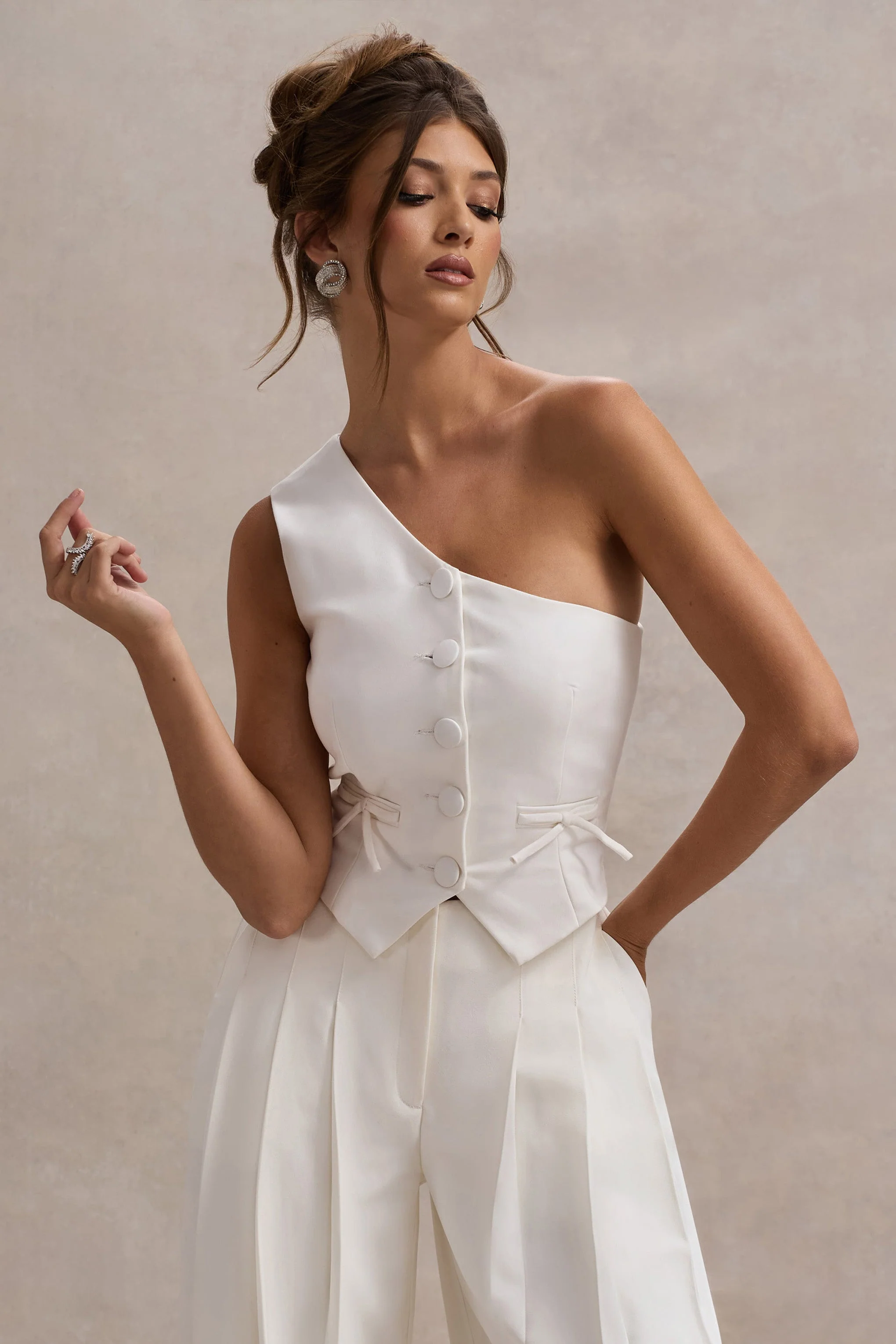 21082-lelia-cream-one-shoulder-tailored-top-with-bows-1.webp