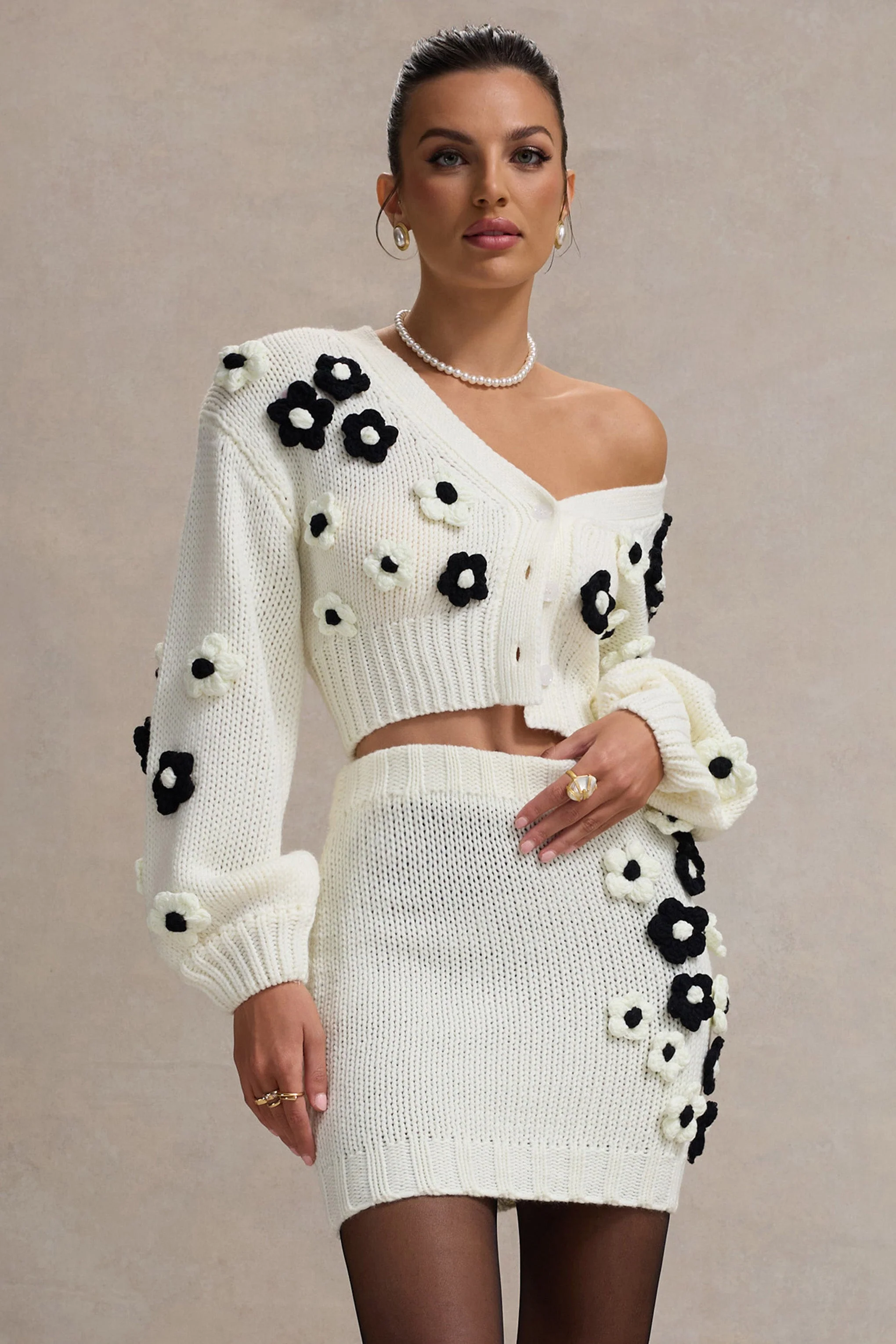21298-louvre-cream-black-knit-cropped-floral-cardigan-1.webp