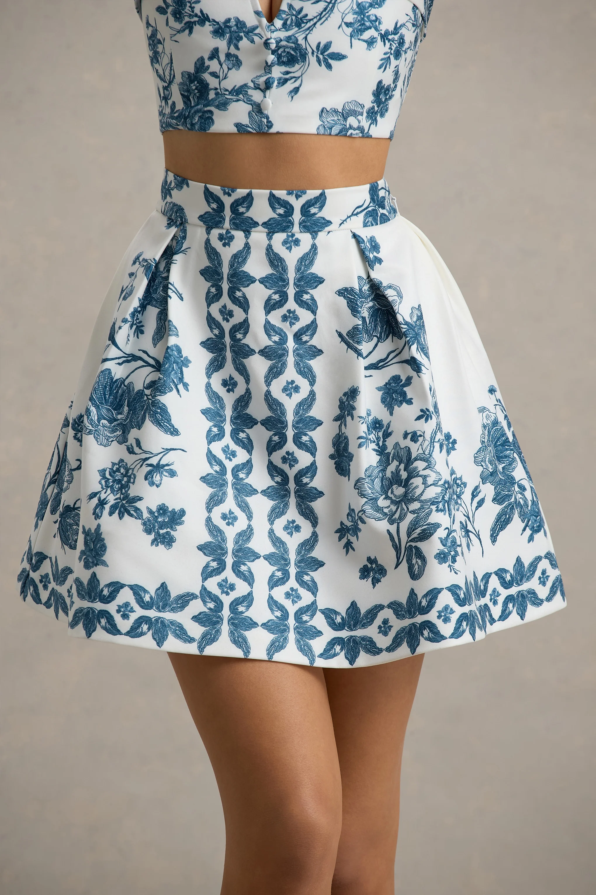 21556-modella-blue-porcelain-print-skater-mini-skirt-1.webp