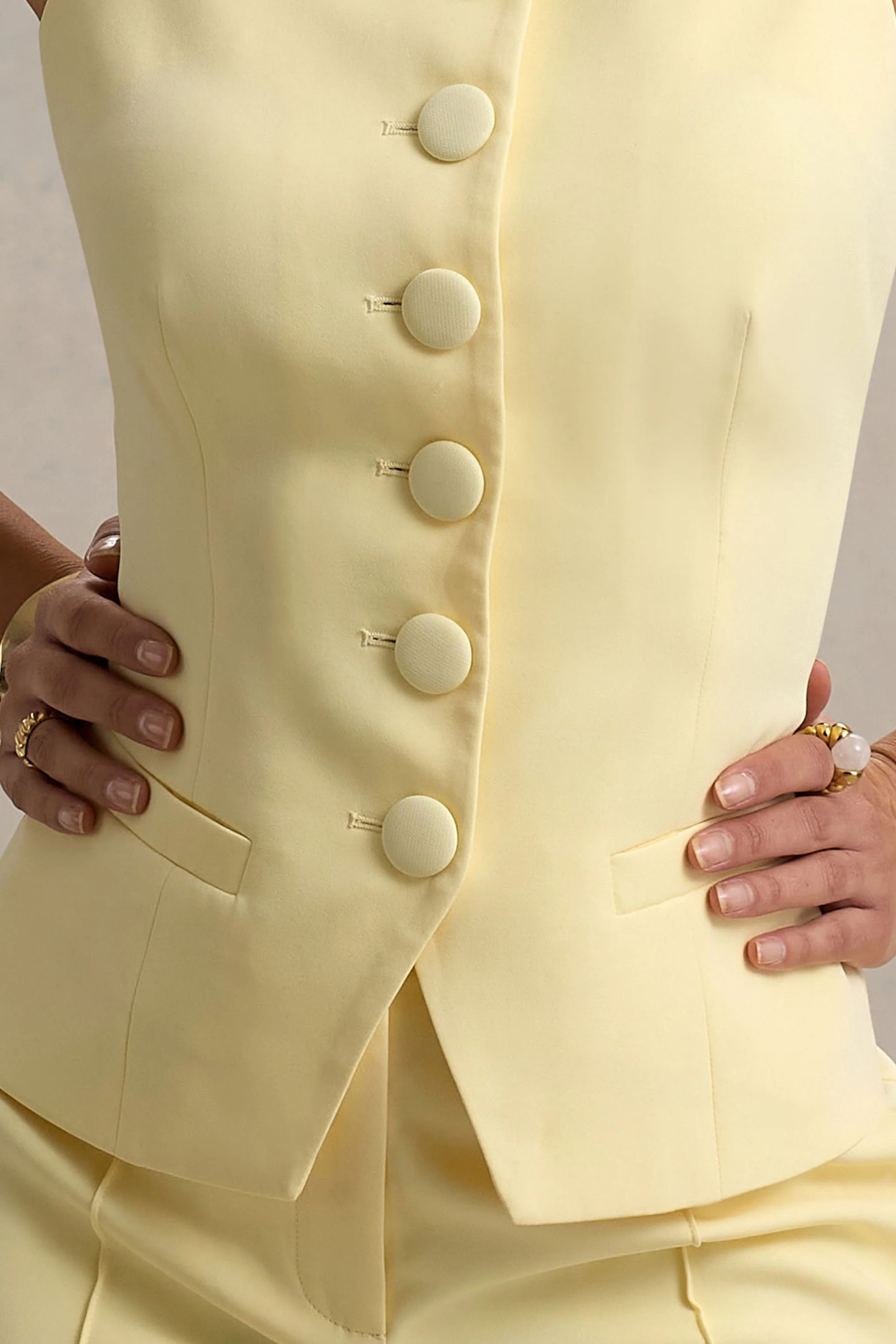 21914-nellie-lemon-tailored-button-up-top-1.webp