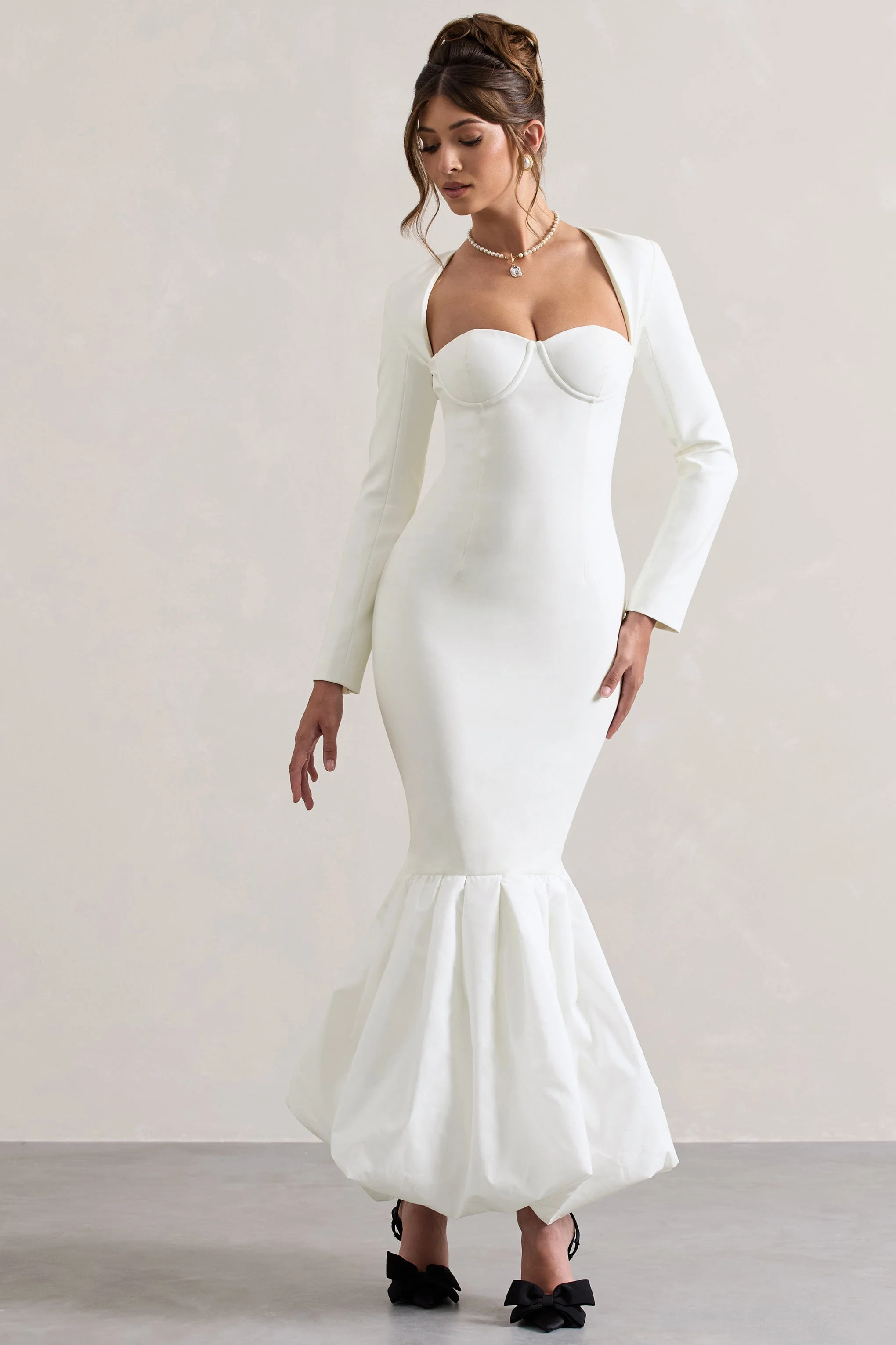 3932-london-cream-sweetheart-maxi-dress-with-volume-hem-1.webp
