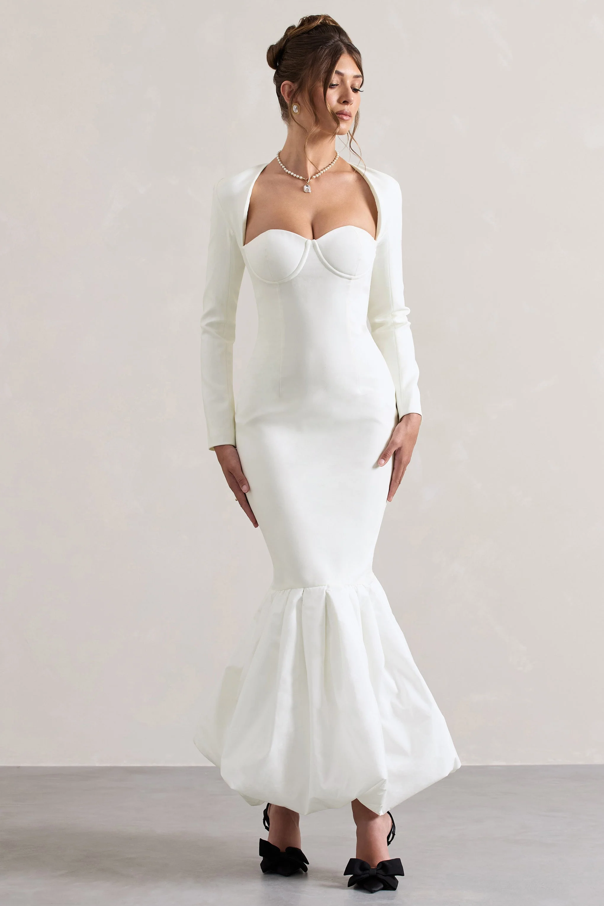 3932-london-cream-sweetheart-maxi-dress-with-volume-hem-1.webp
