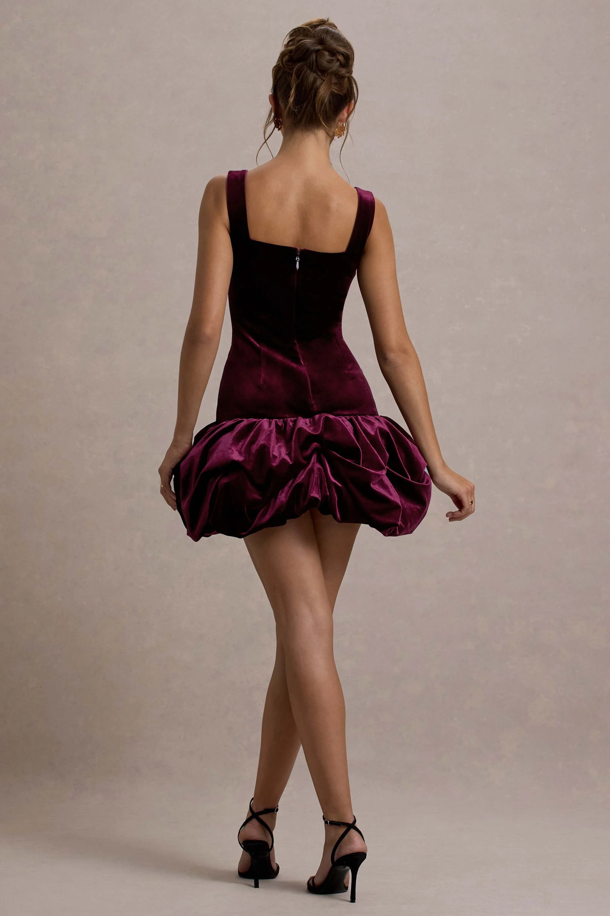 6881-sutton-port-velvet-square-neck-ruffle-hem-mini-dress-1.webp