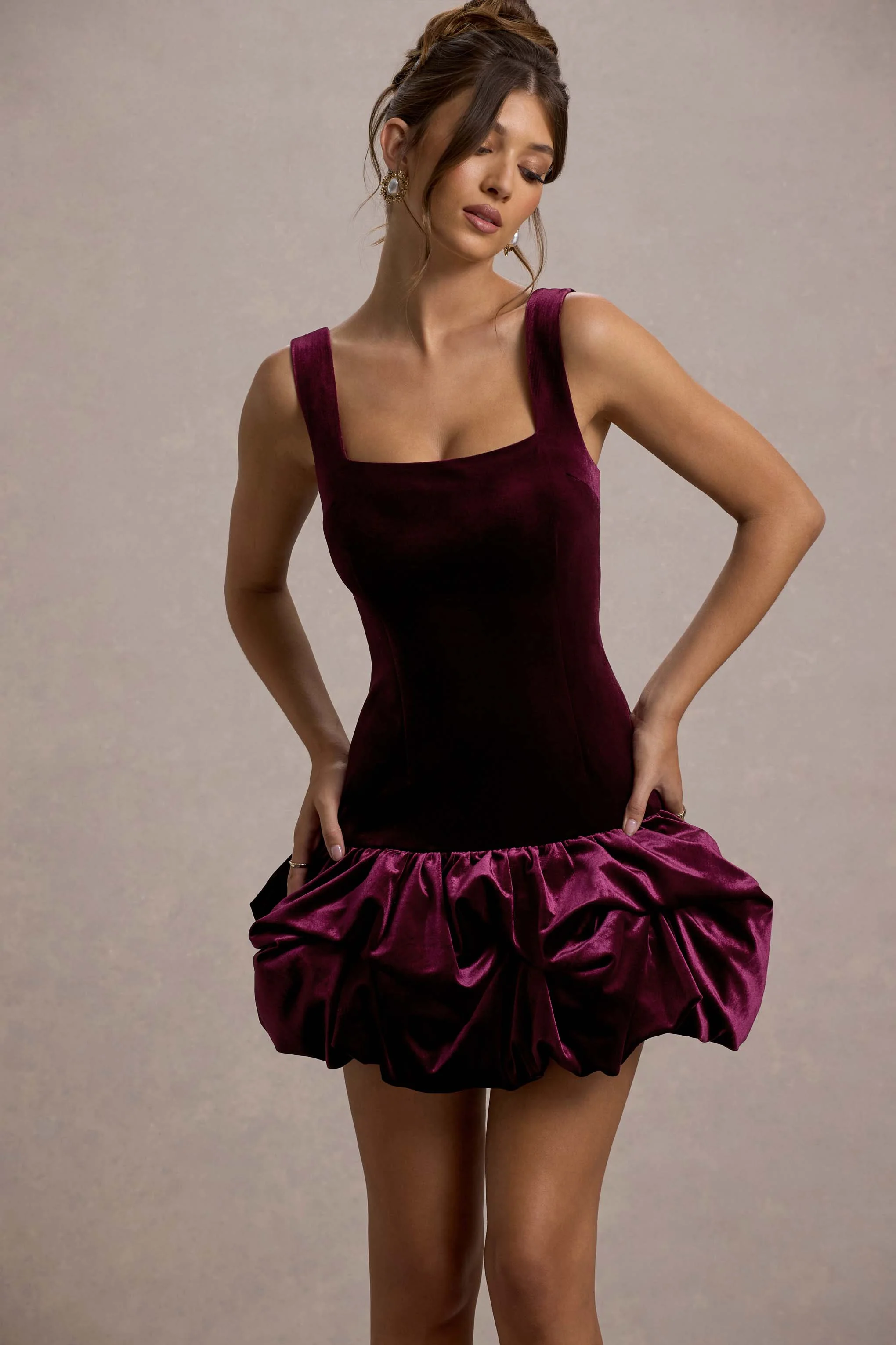 6881-sutton-port-velvet-square-neck-ruffle-hem-mini-dress-1.webp