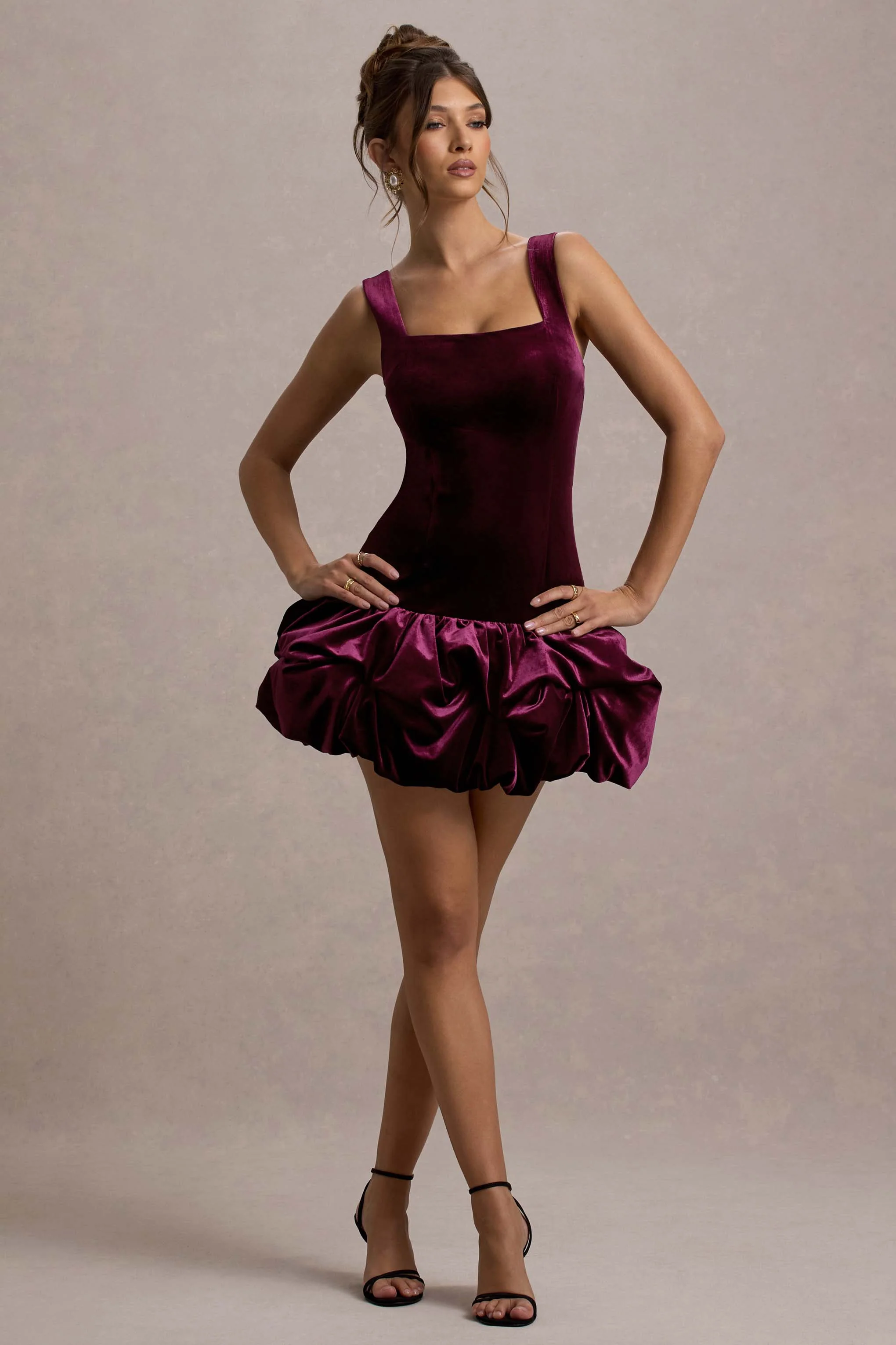 6881-sutton-port-velvet-square-neck-ruffle-hem-mini-dress-1.webp