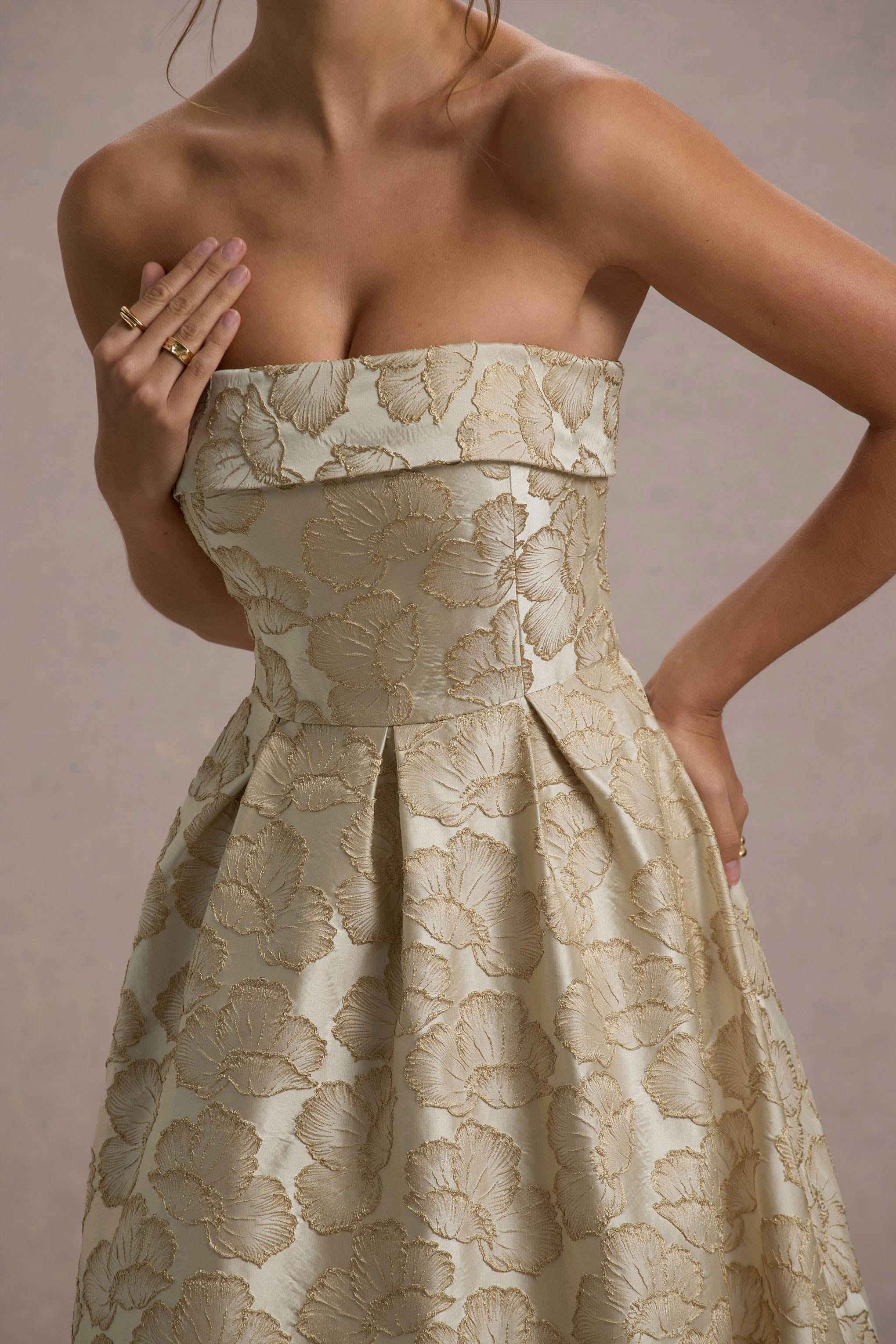 6909-zuma-gold-metallic-jacquard-strapless-midi-dress-1.webp